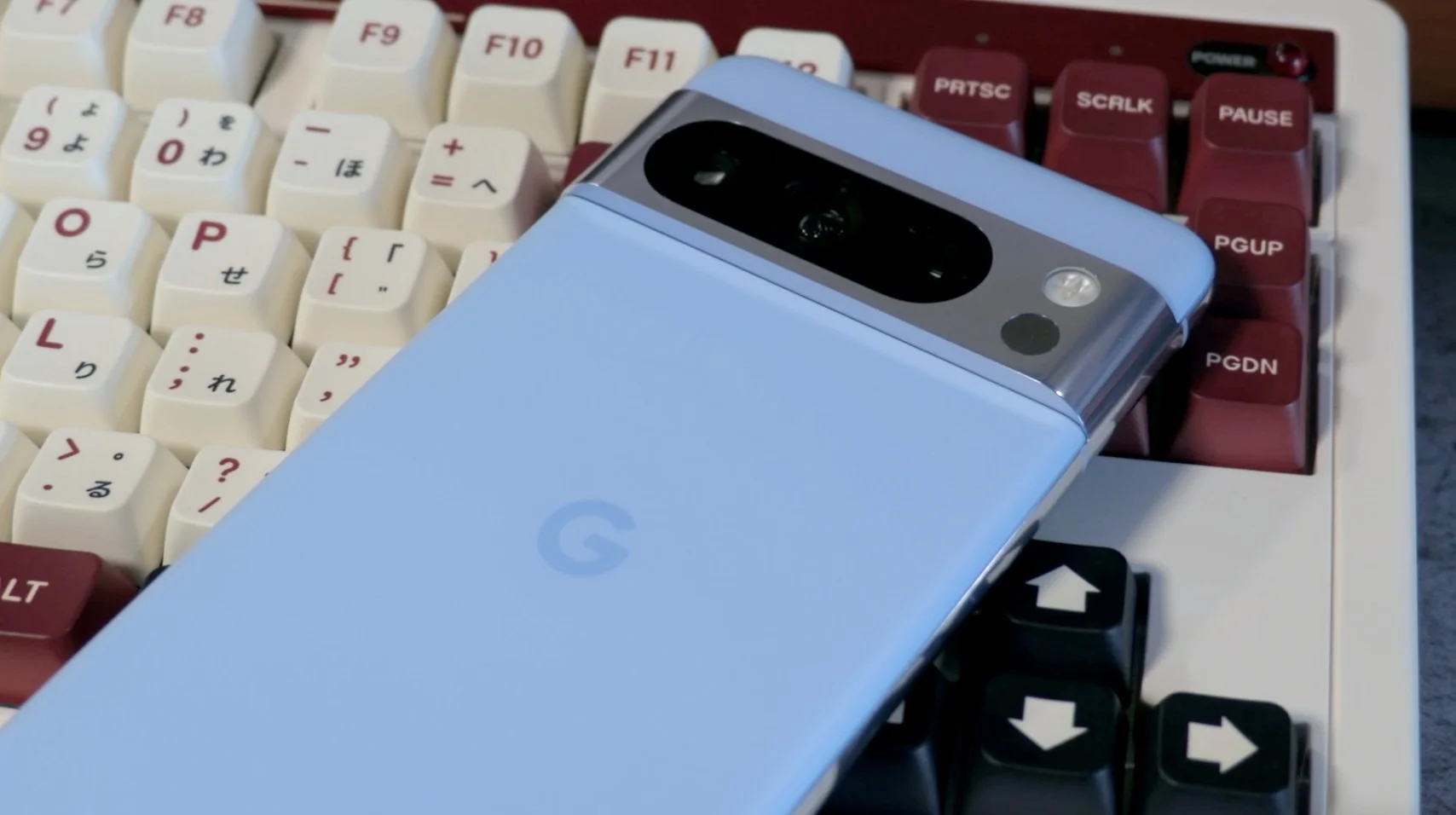 Google Pixel 8 Pro Review: AI Over Graphics? — Sypnotix